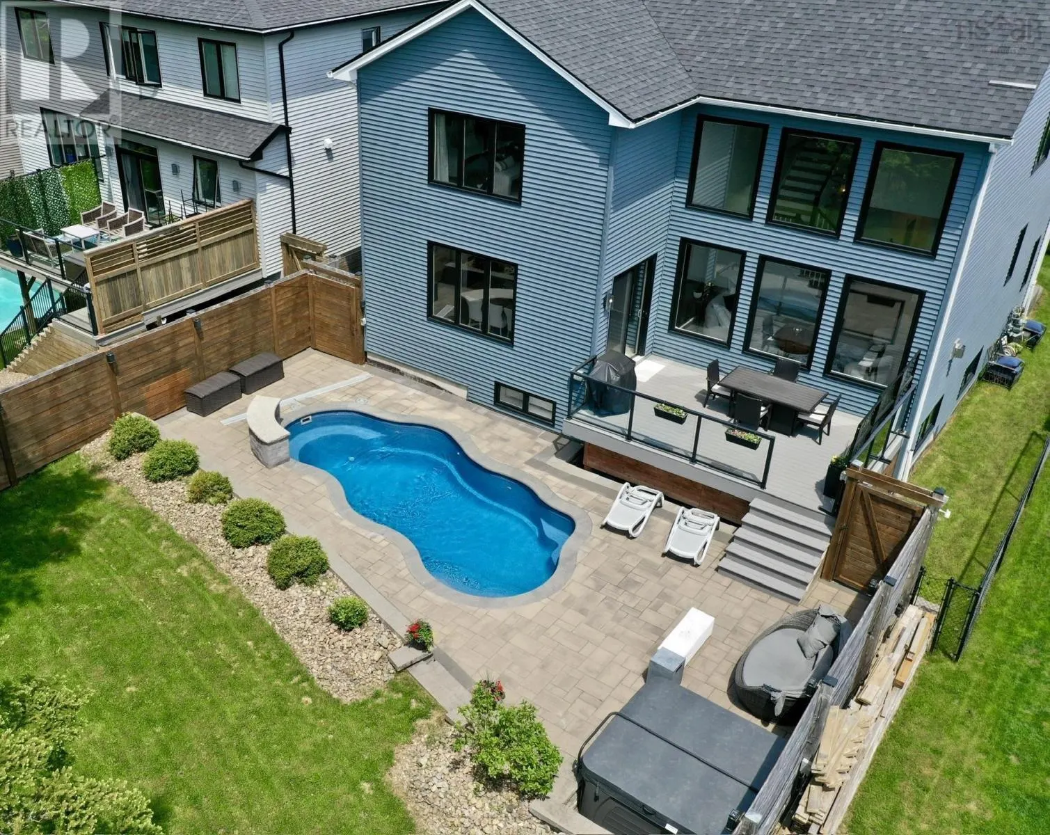49 Crownridge Drive