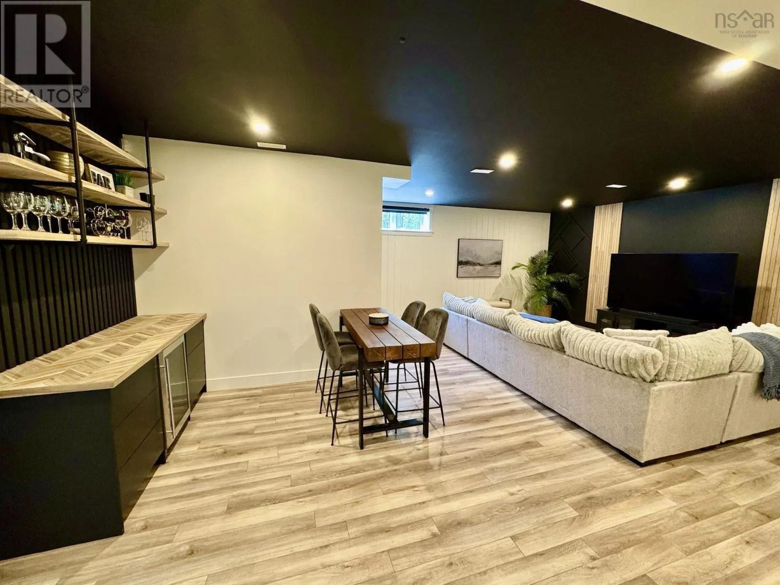 49 Crownridge Drive