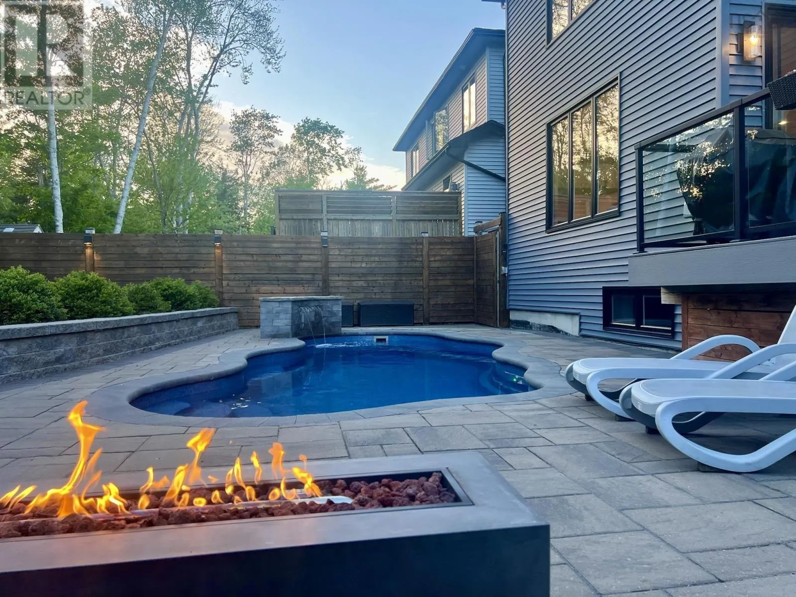 49 Crownridge Drive