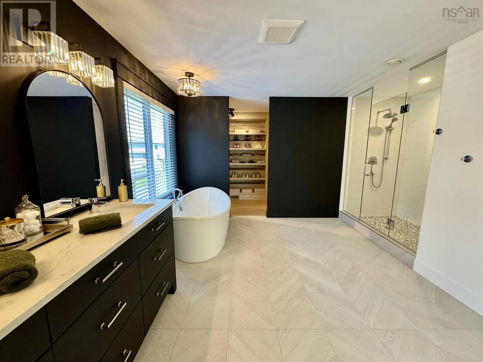 49 Crownridge Drive