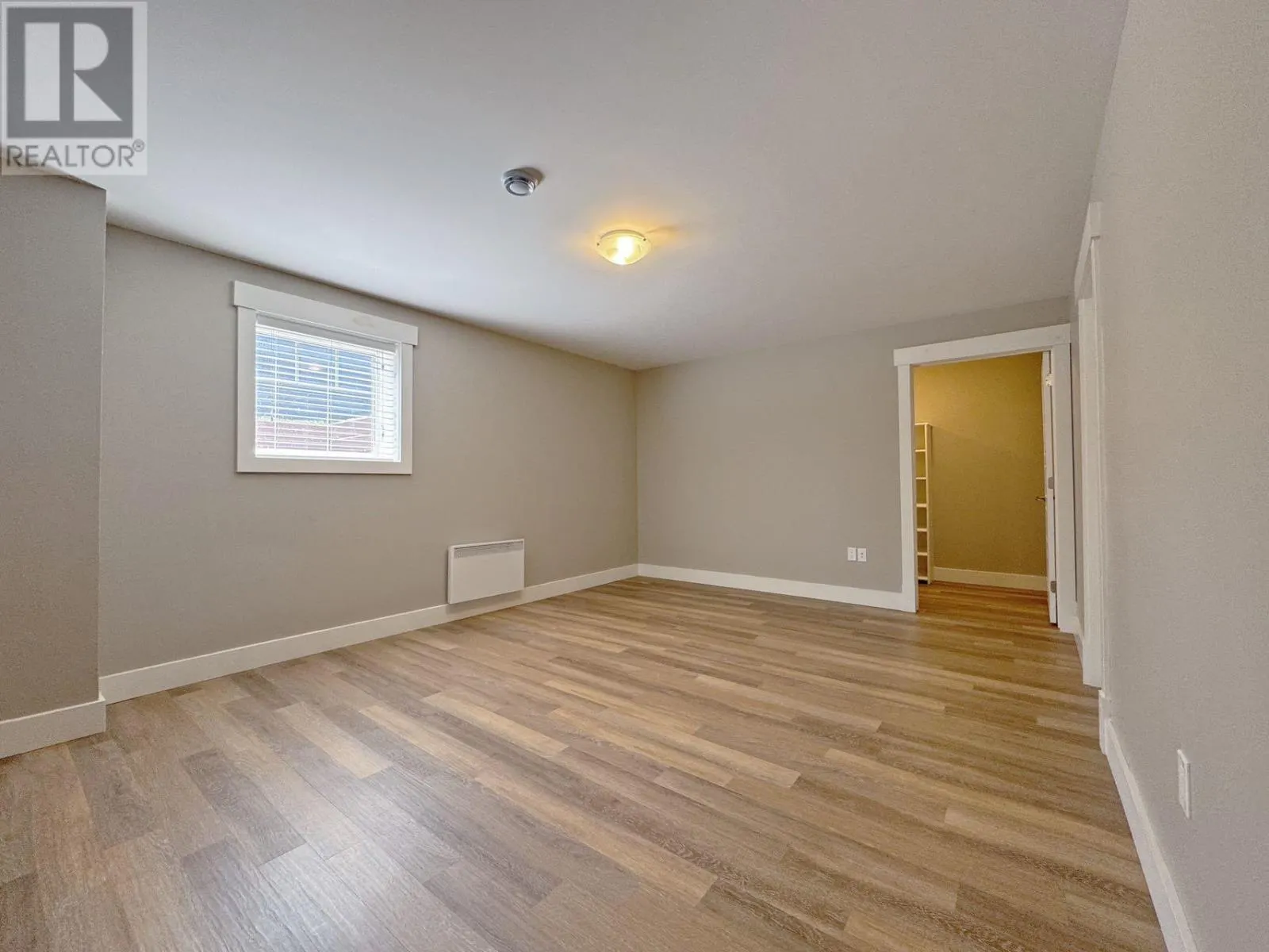 33 St. George Crescent
