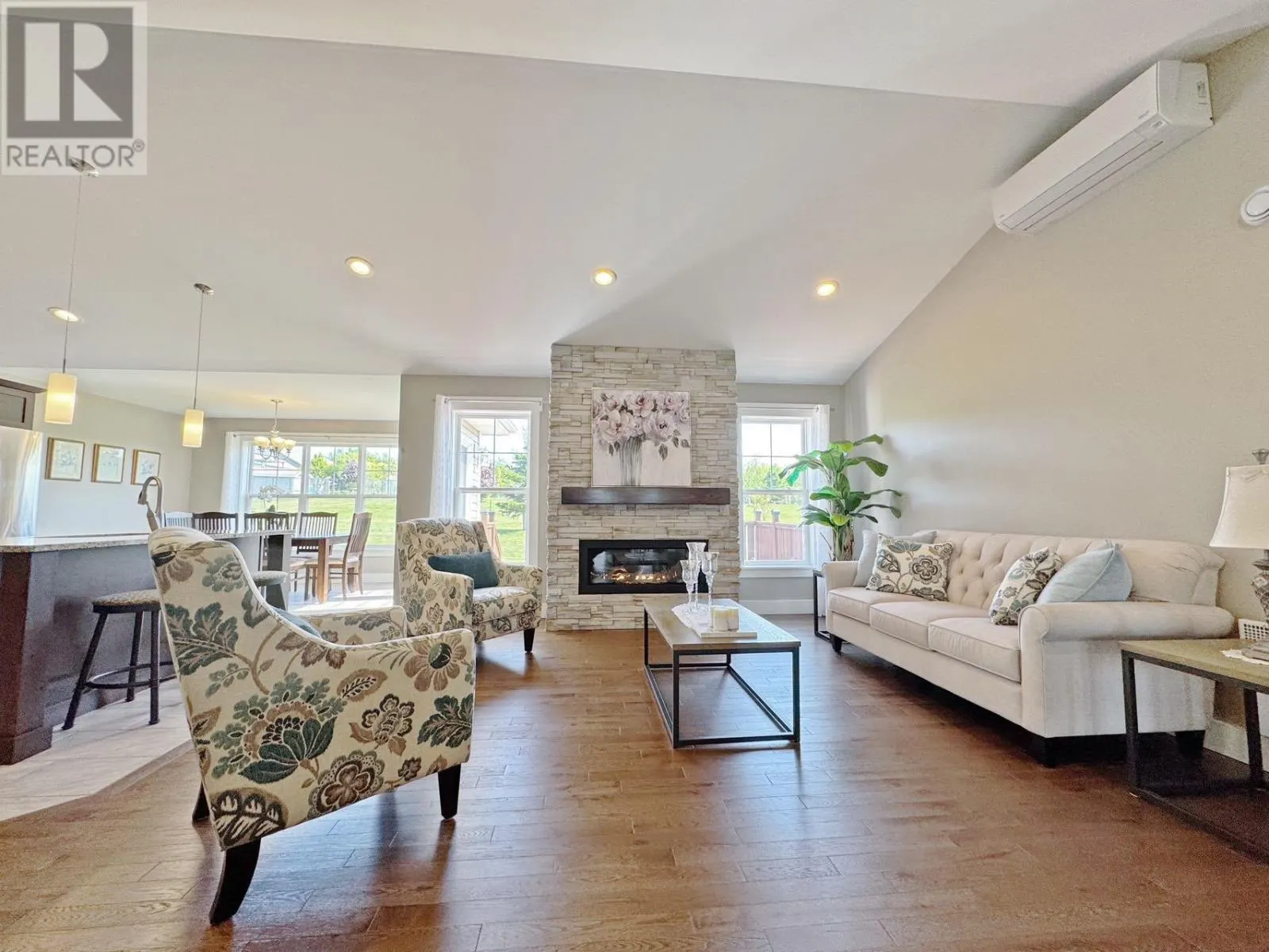 33 St. George Crescent