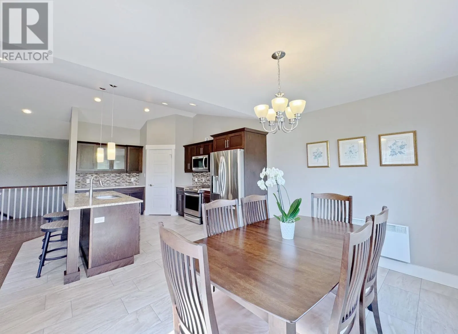 33 St. George Crescent