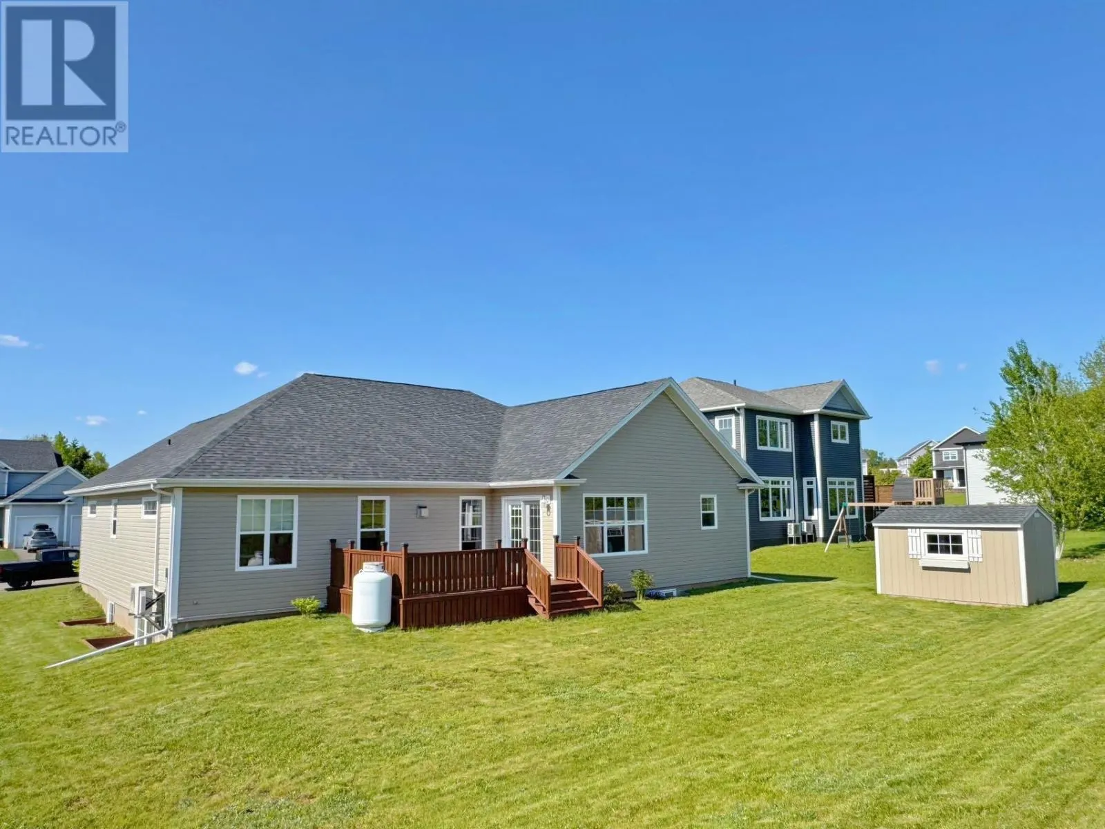 33 St. George Crescent