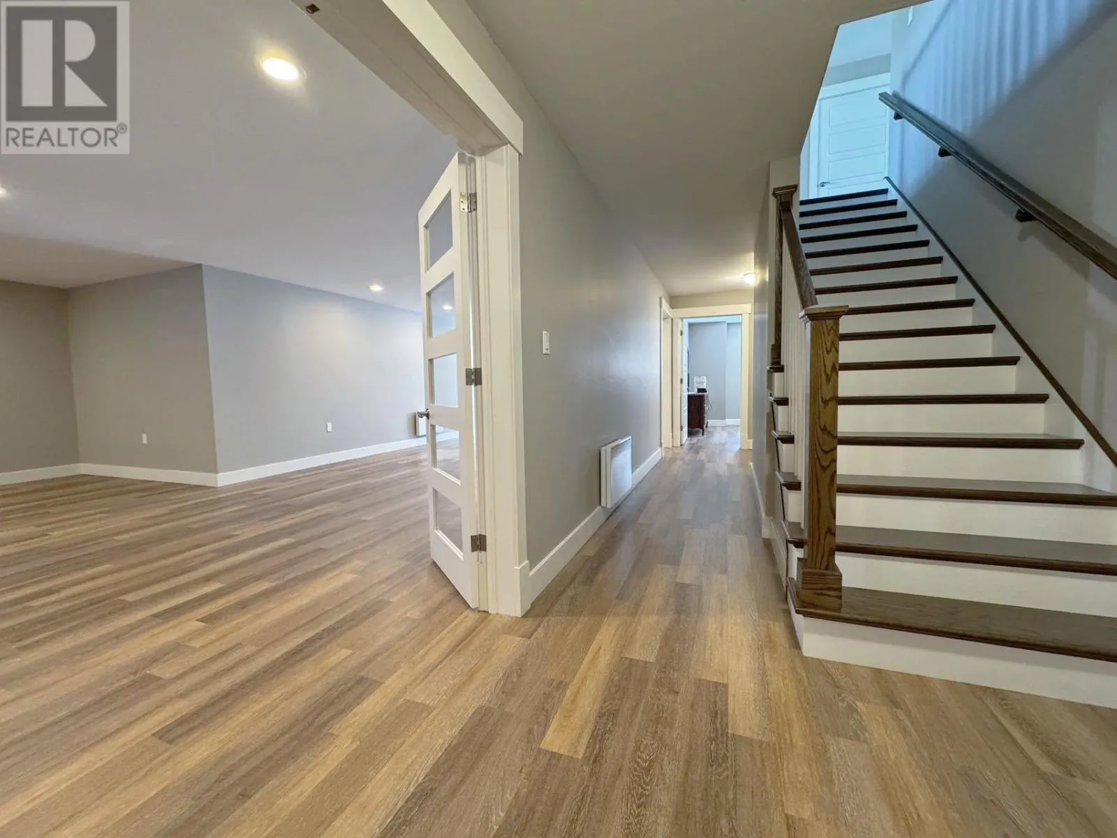 33 St. George Crescent