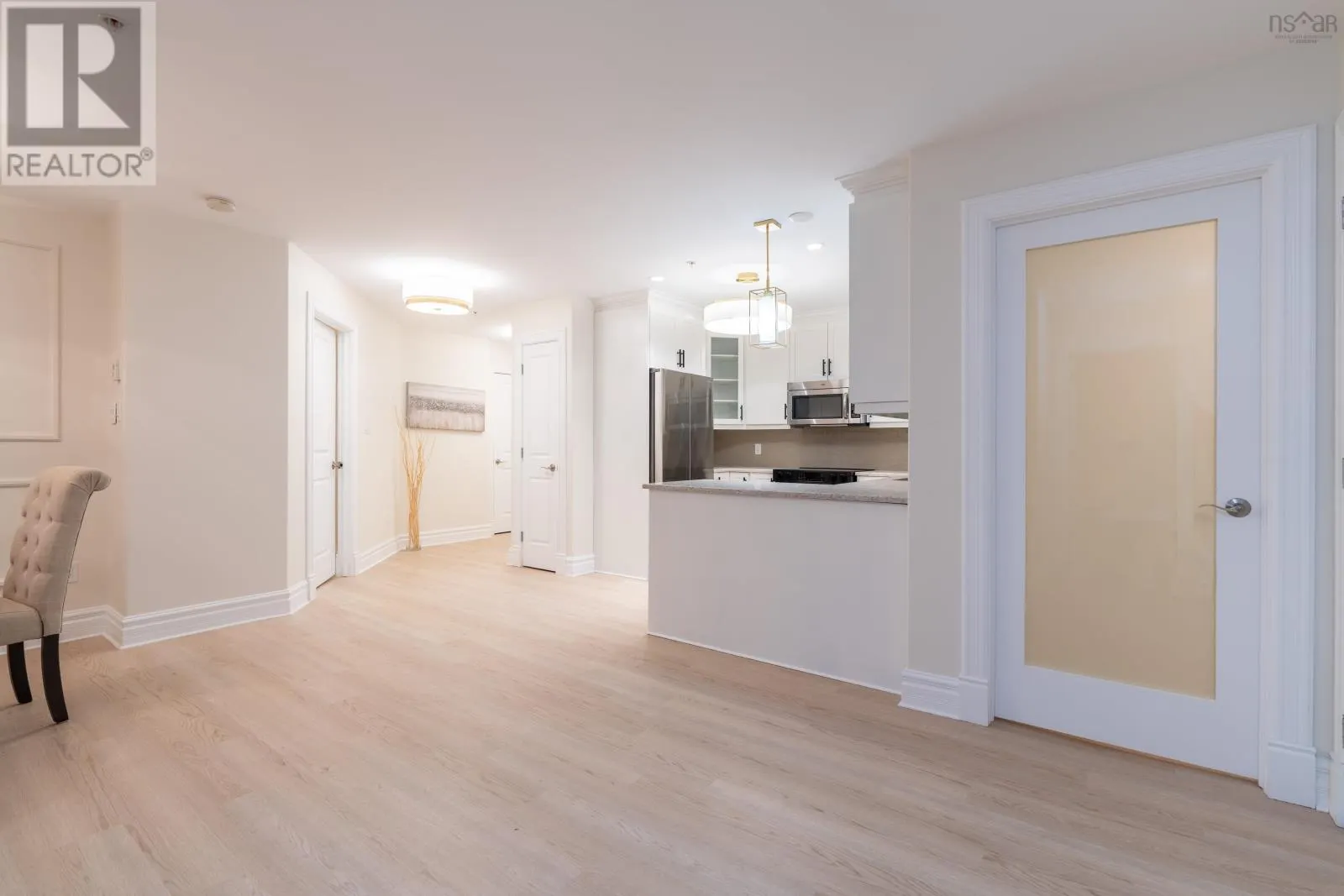 207 89 Pebblecreek Crescent