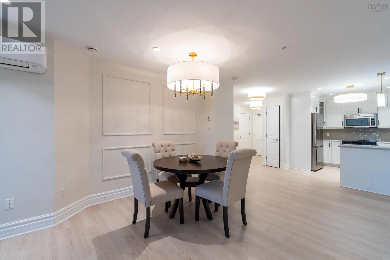 207 89 Pebblecreek Crescent