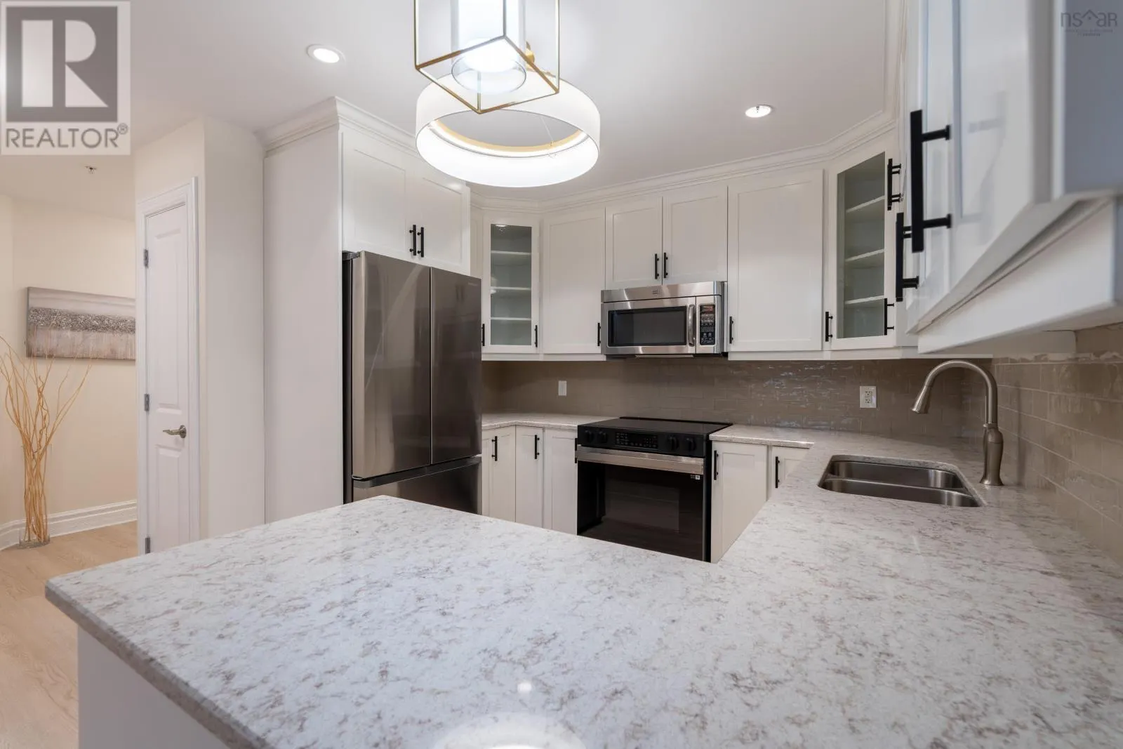 207 89 Pebblecreek Crescent