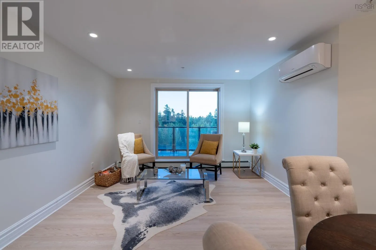 207 89 Pebblecreek Crescent