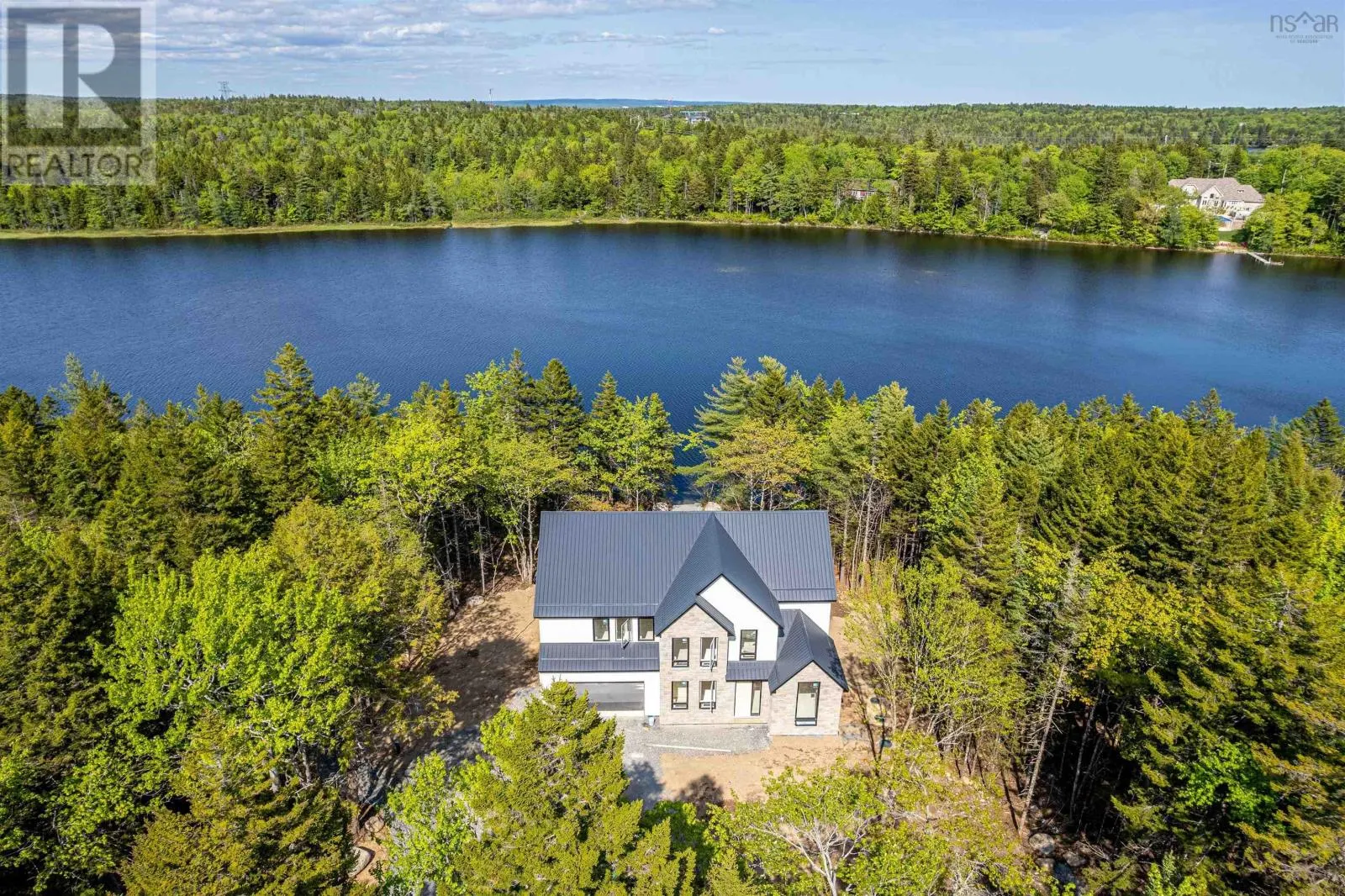 103 Canoe Crescent