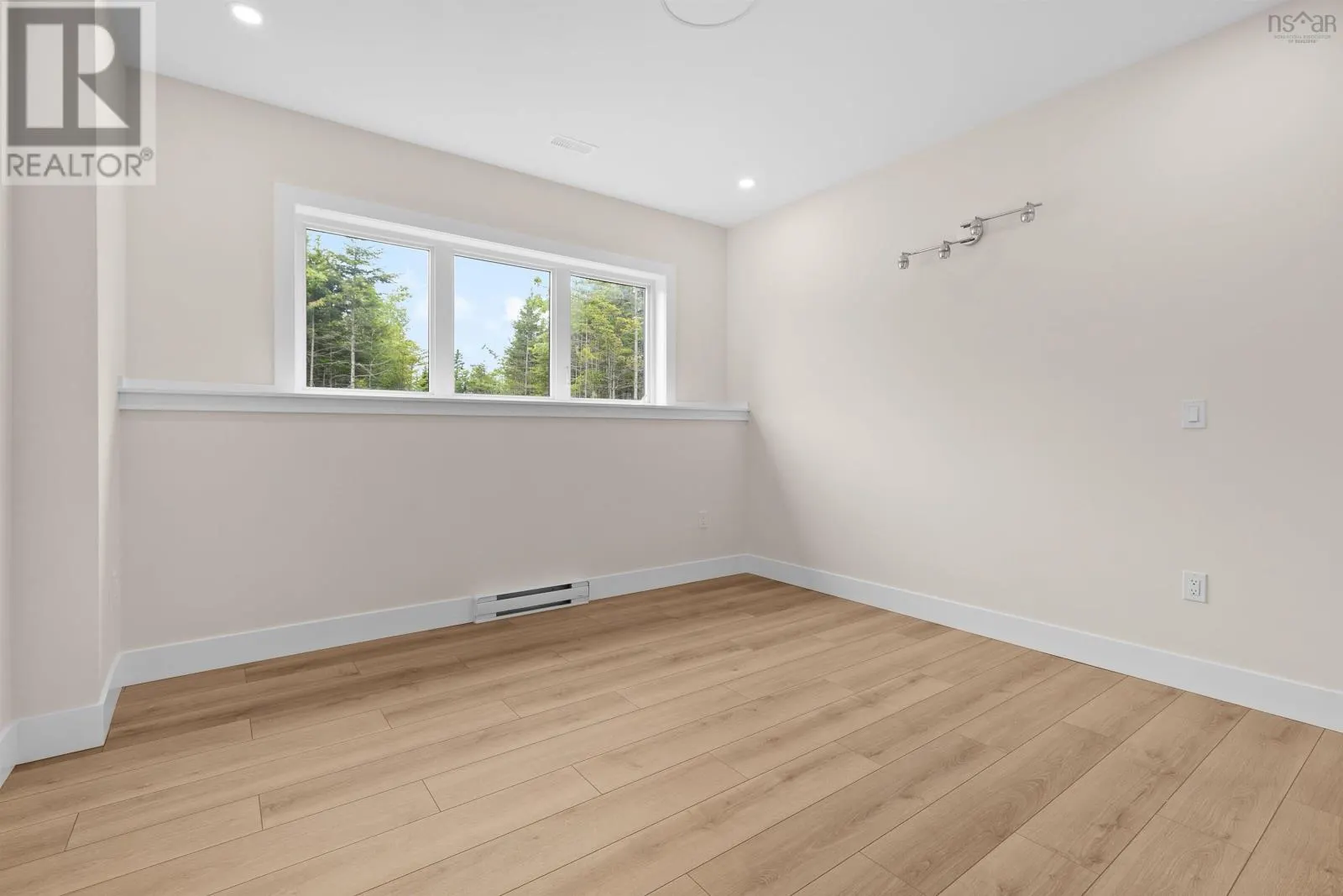 414 Canoe Crescent