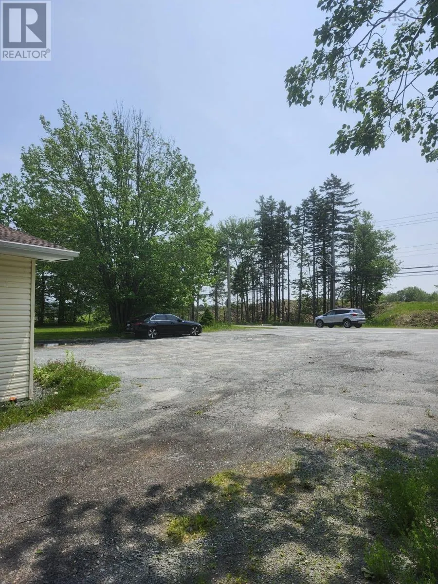 1080 Fall River Road