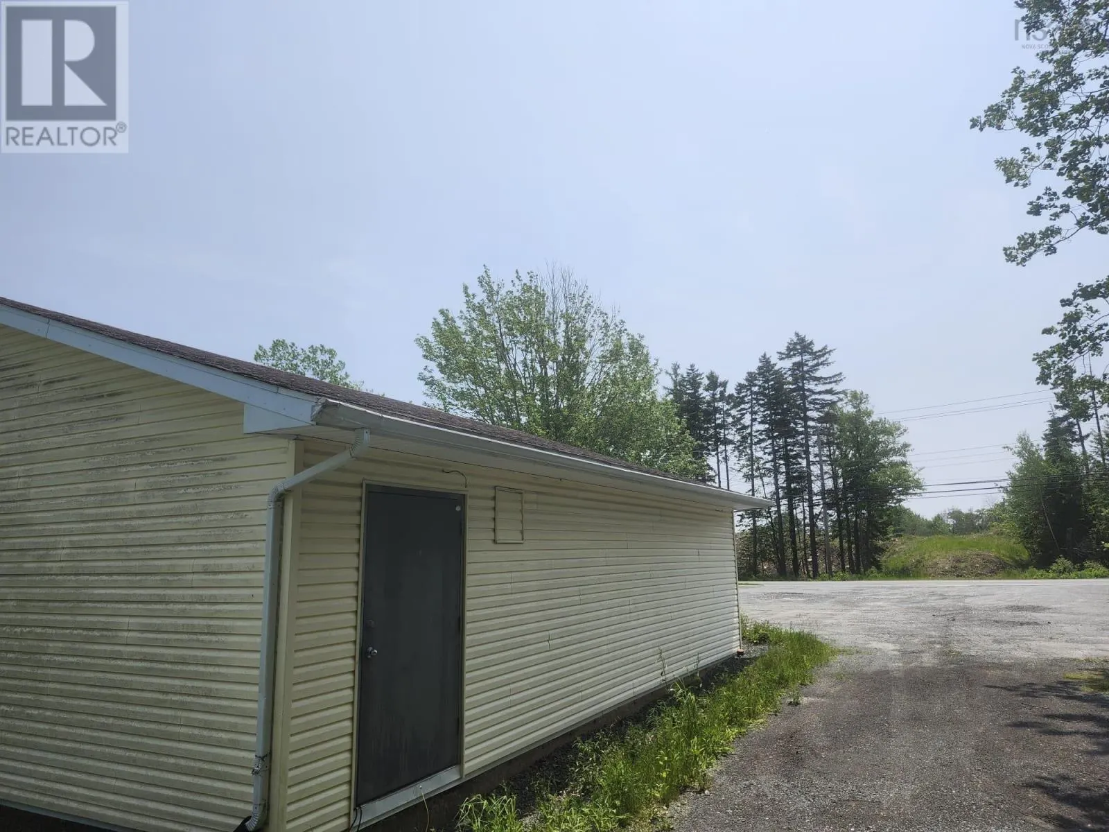 1080 Fall River Road
