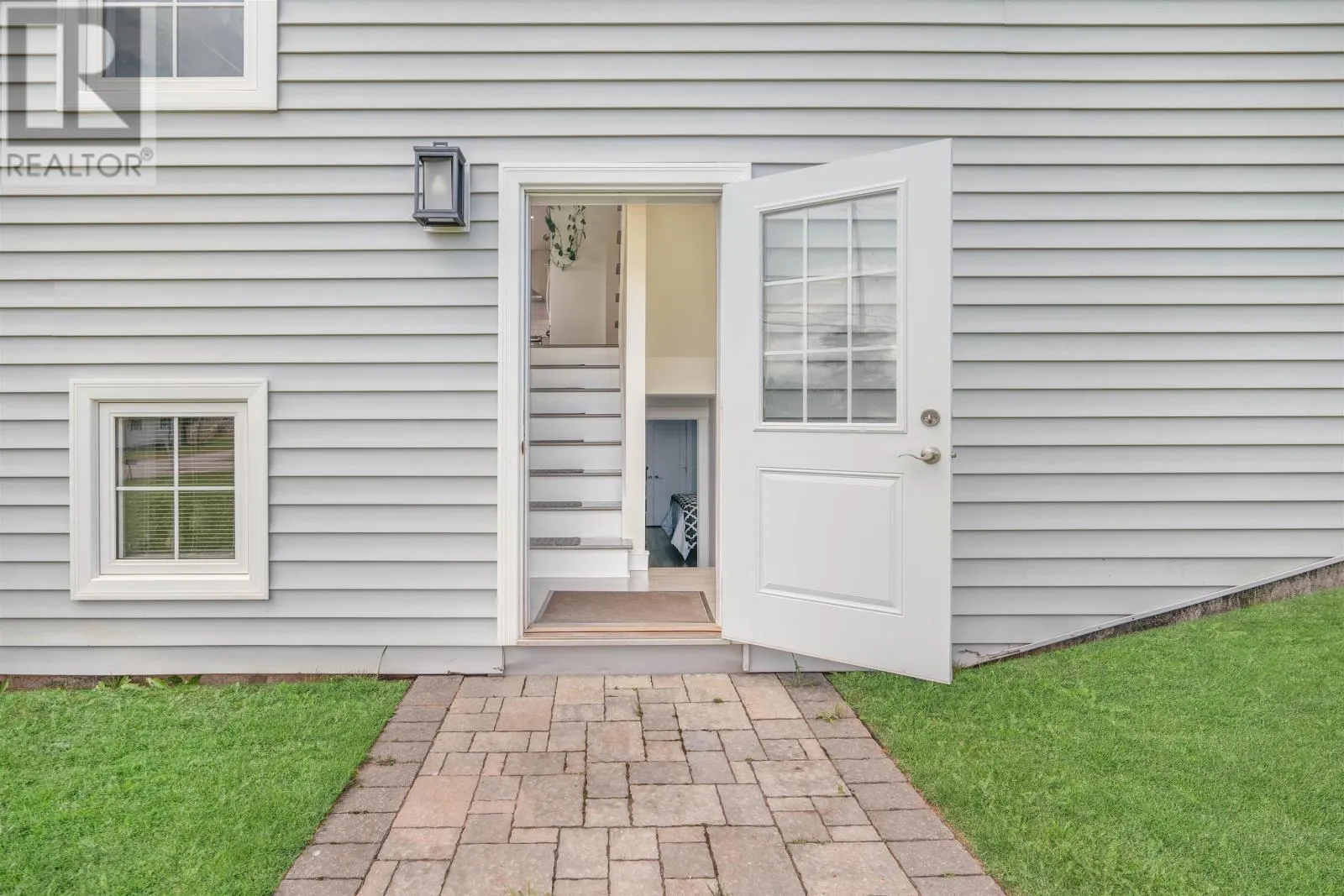2 Stonington Boulevard