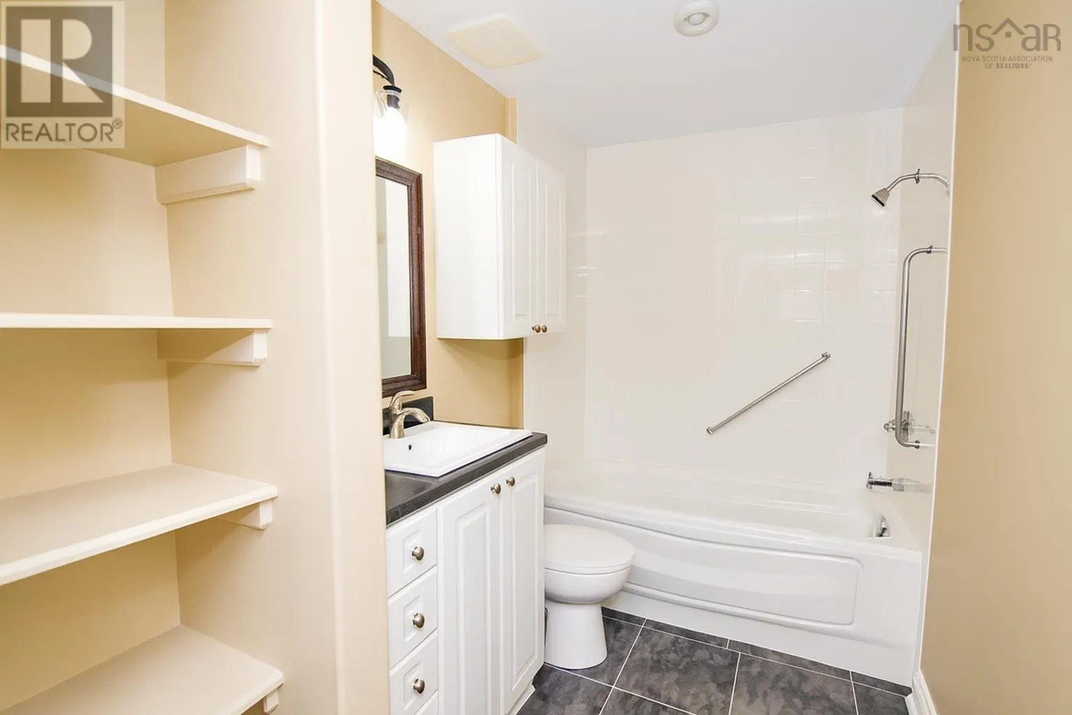 105 168 Green Village Lane