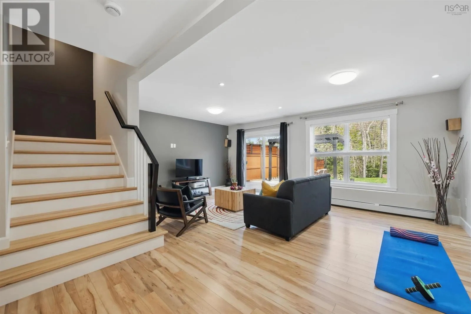 182 Amesbury Gate