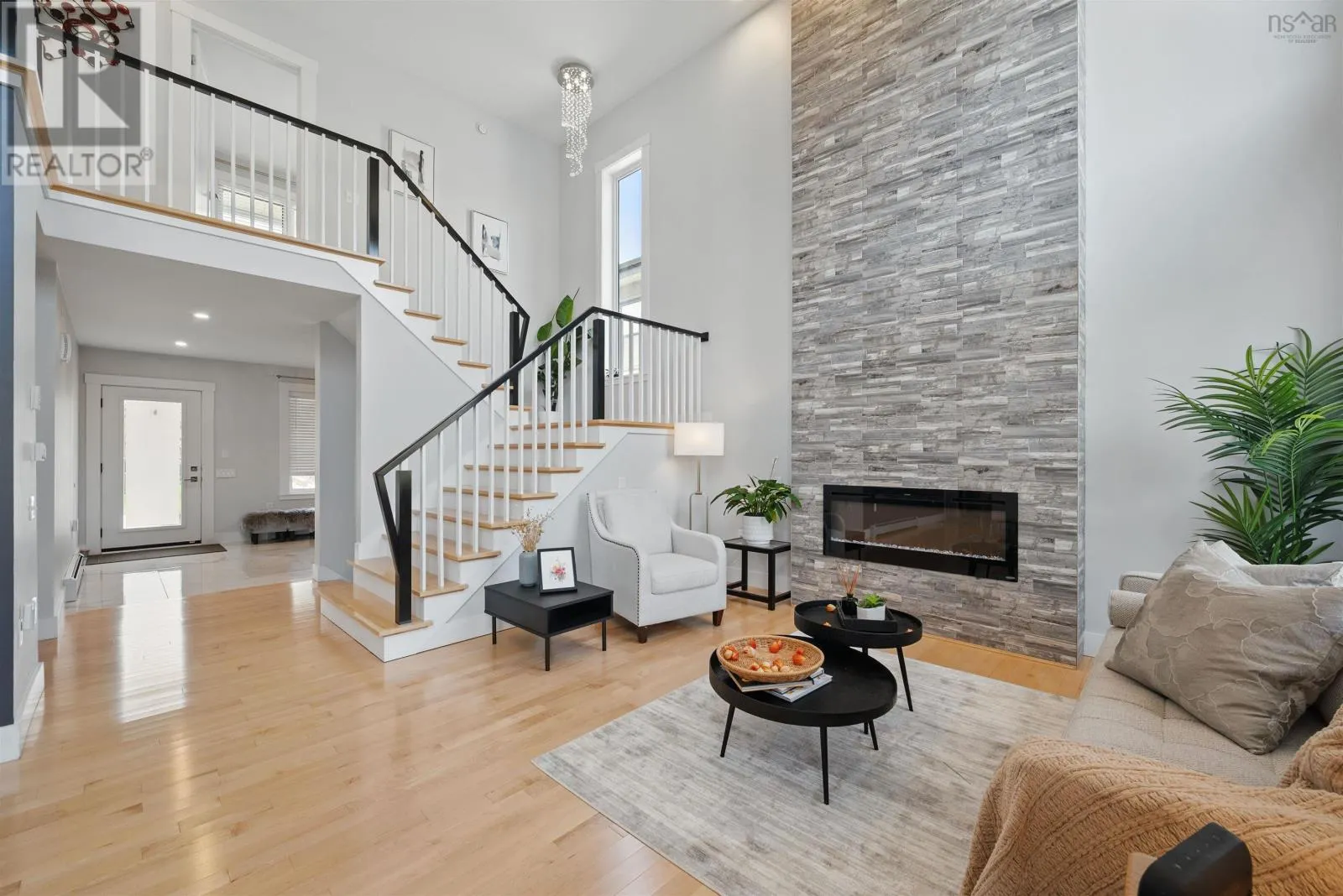 182 Amesbury Gate