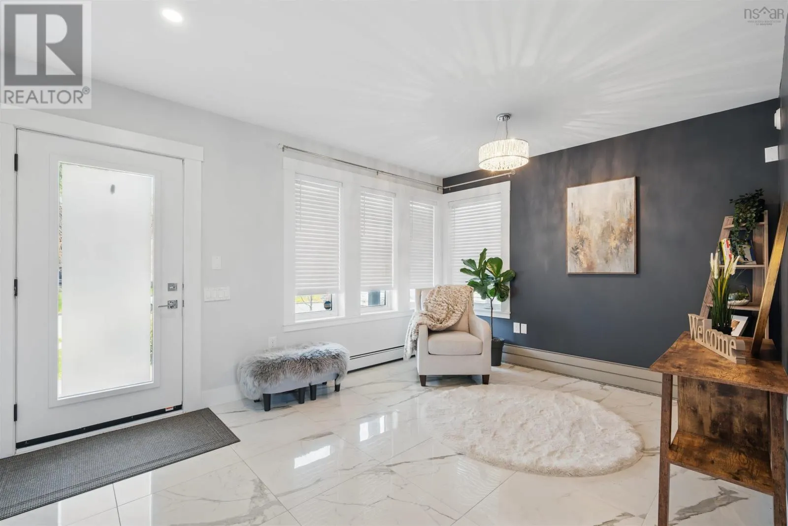 182 Amesbury Gate