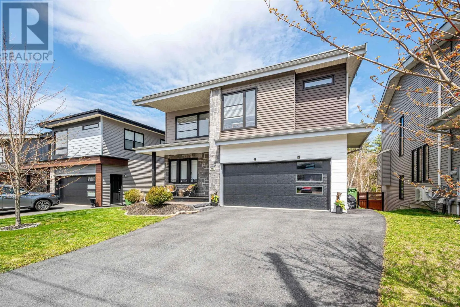 182 Amesbury Gate
