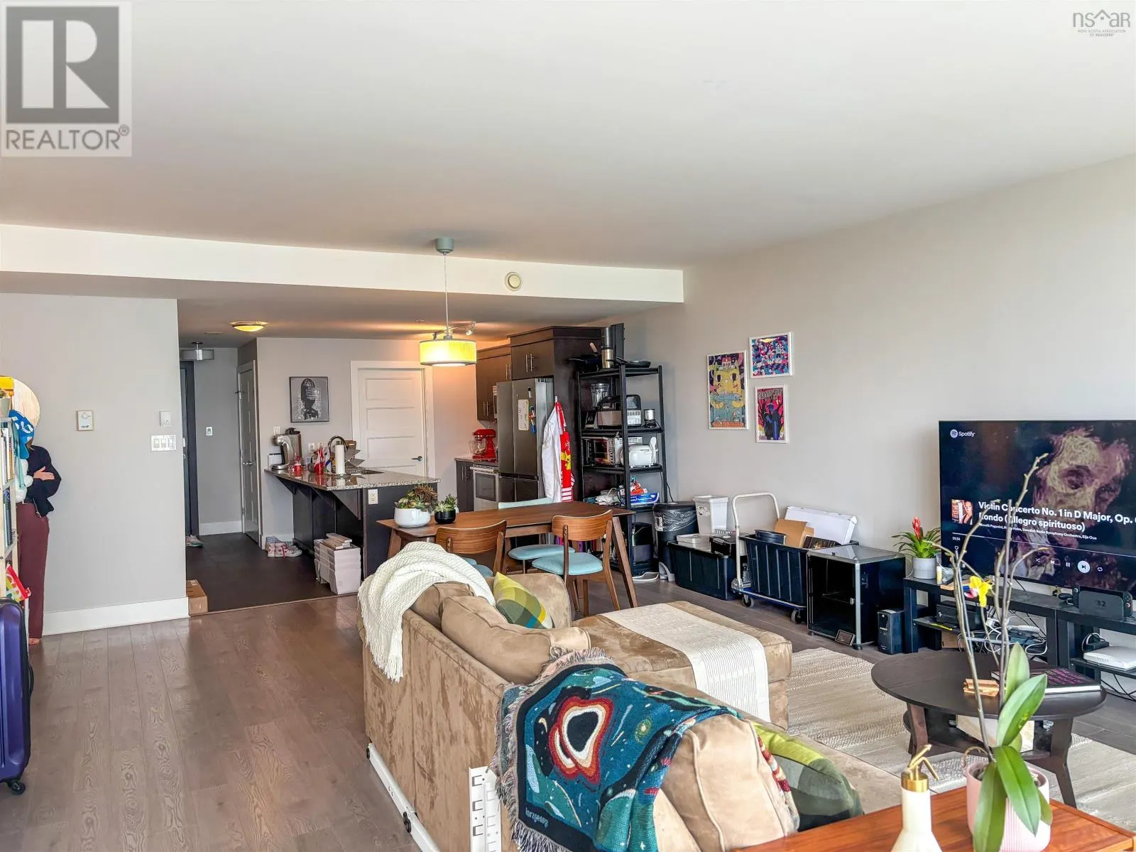 806 15 Kings Wharf Place