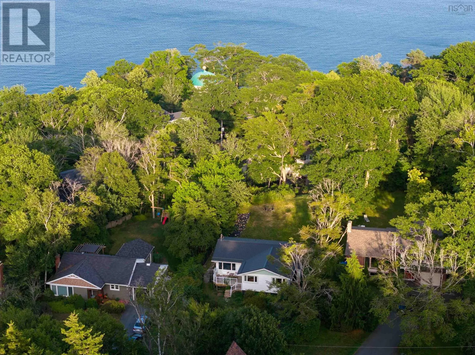 24 LODGE Drive