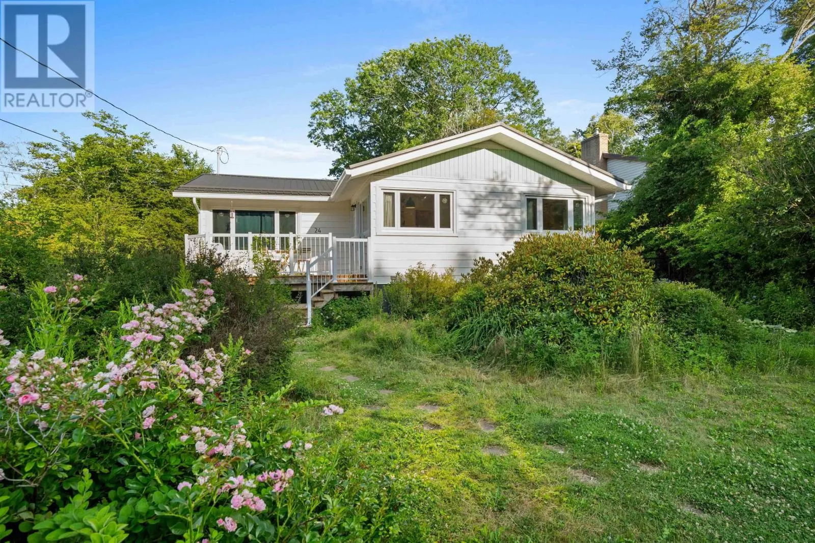 24 LODGE Drive