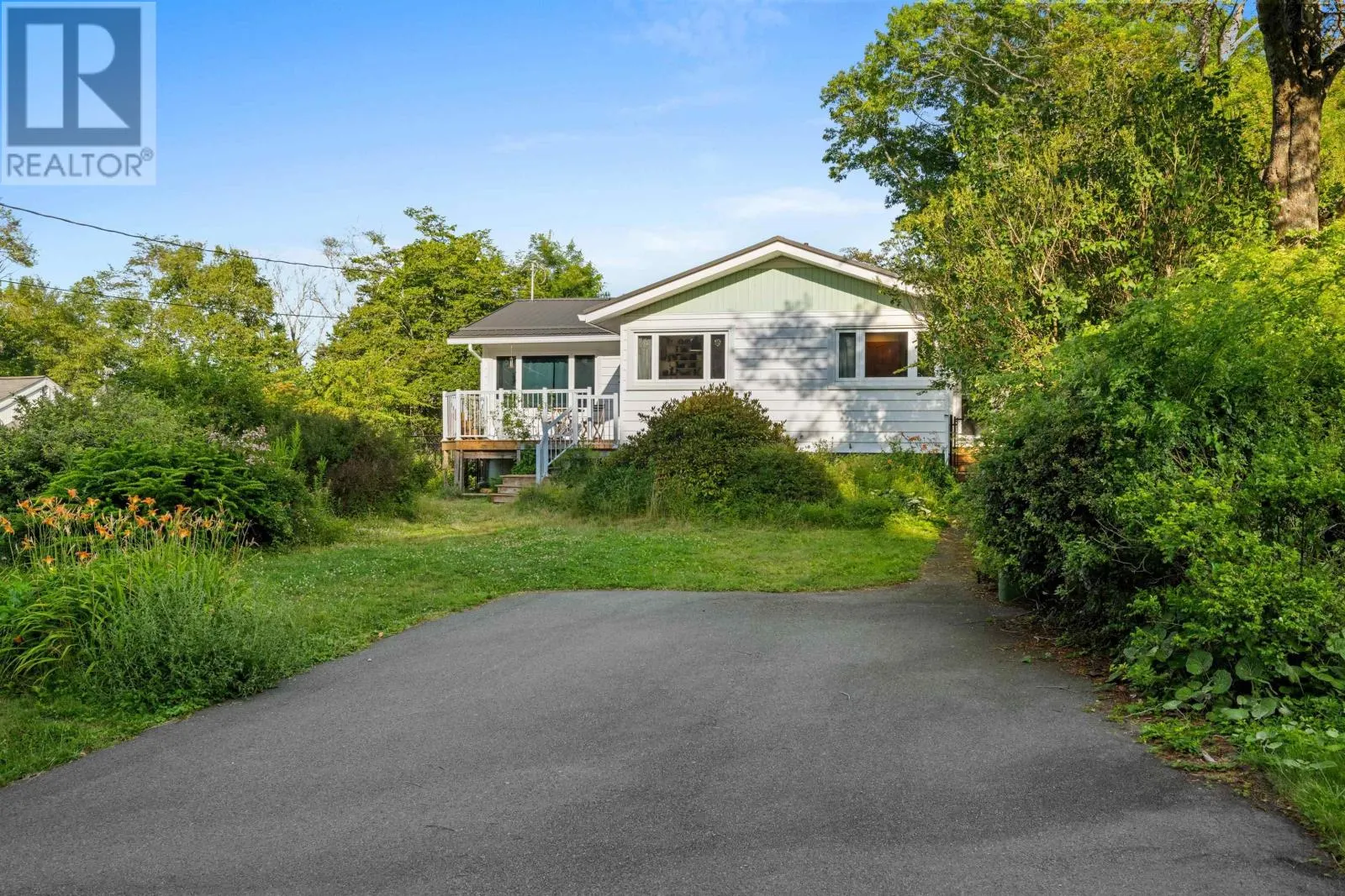 24 LODGE Drive
