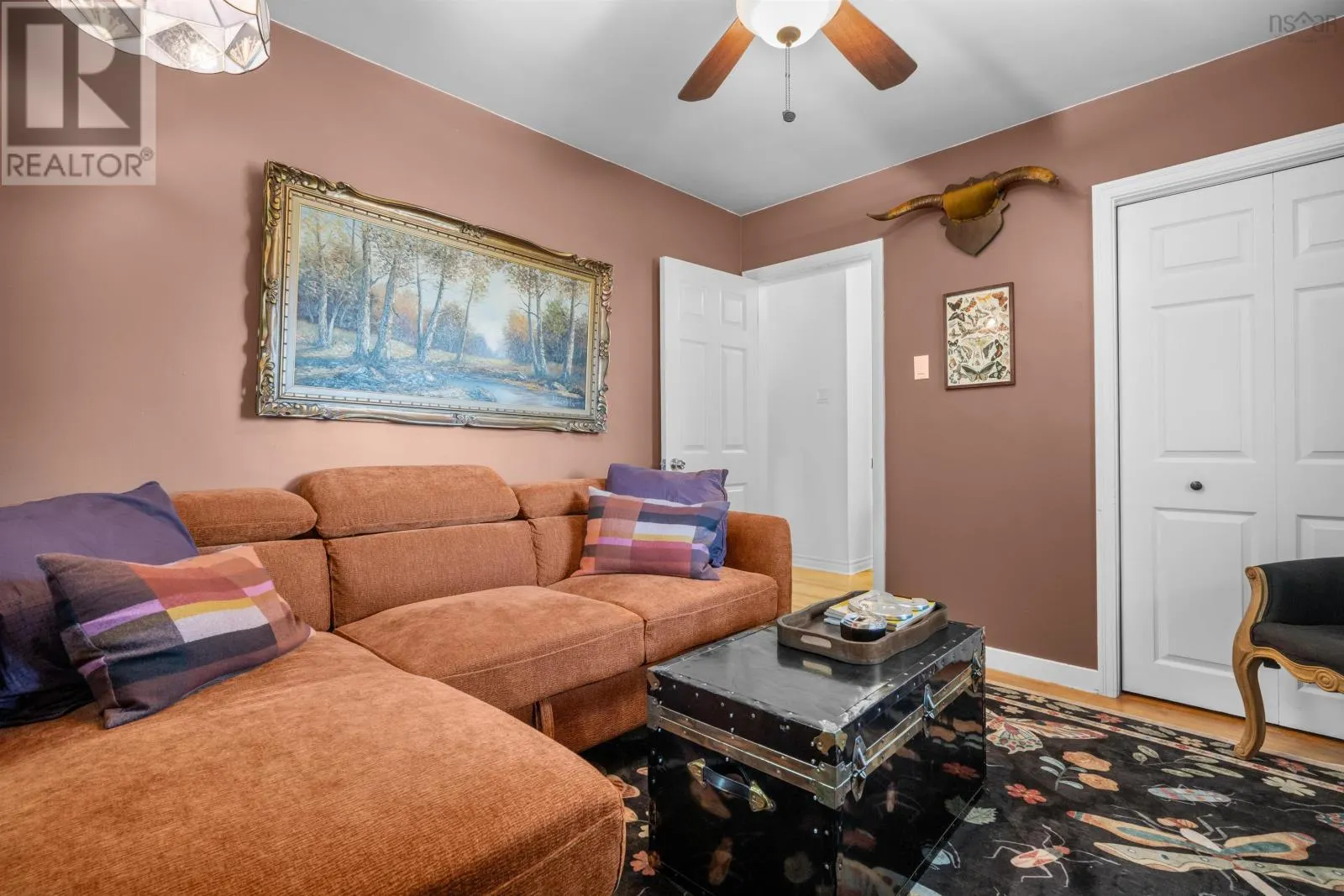 24 LODGE Drive