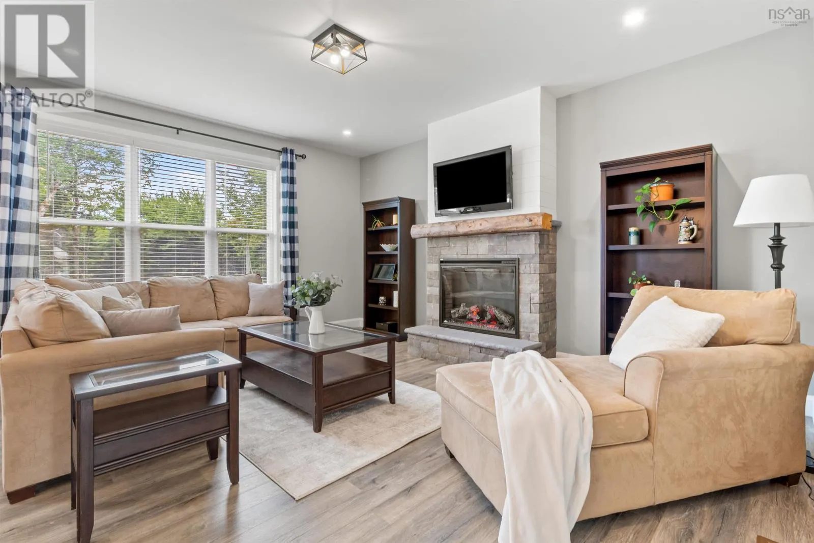 379 Meadow View Way