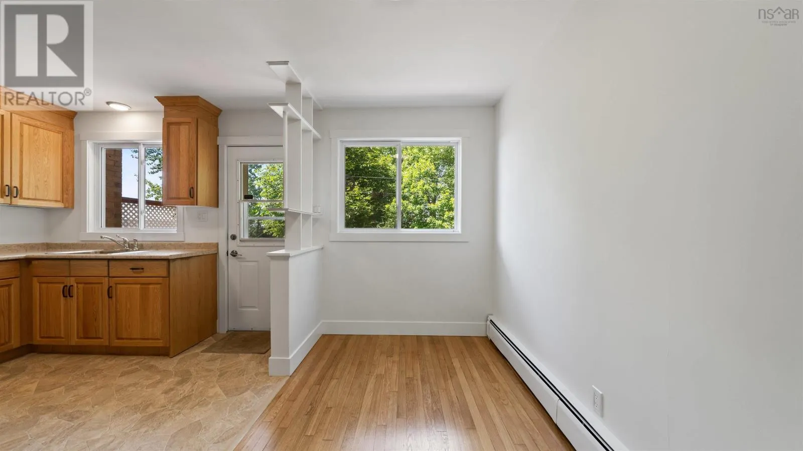 8/8A David Street