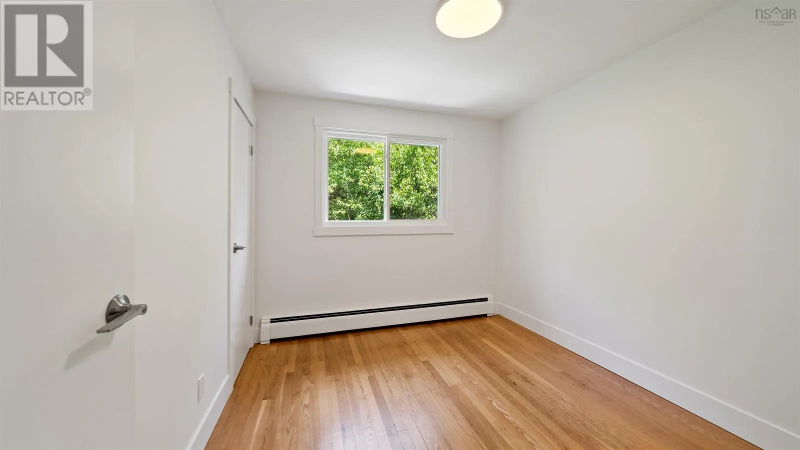 8/8A David Street