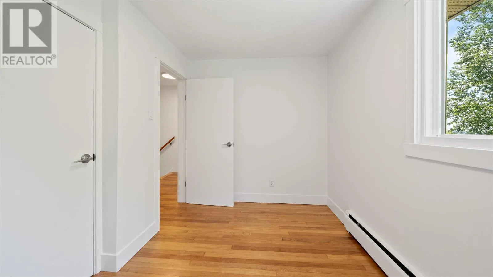 8/8A David Street