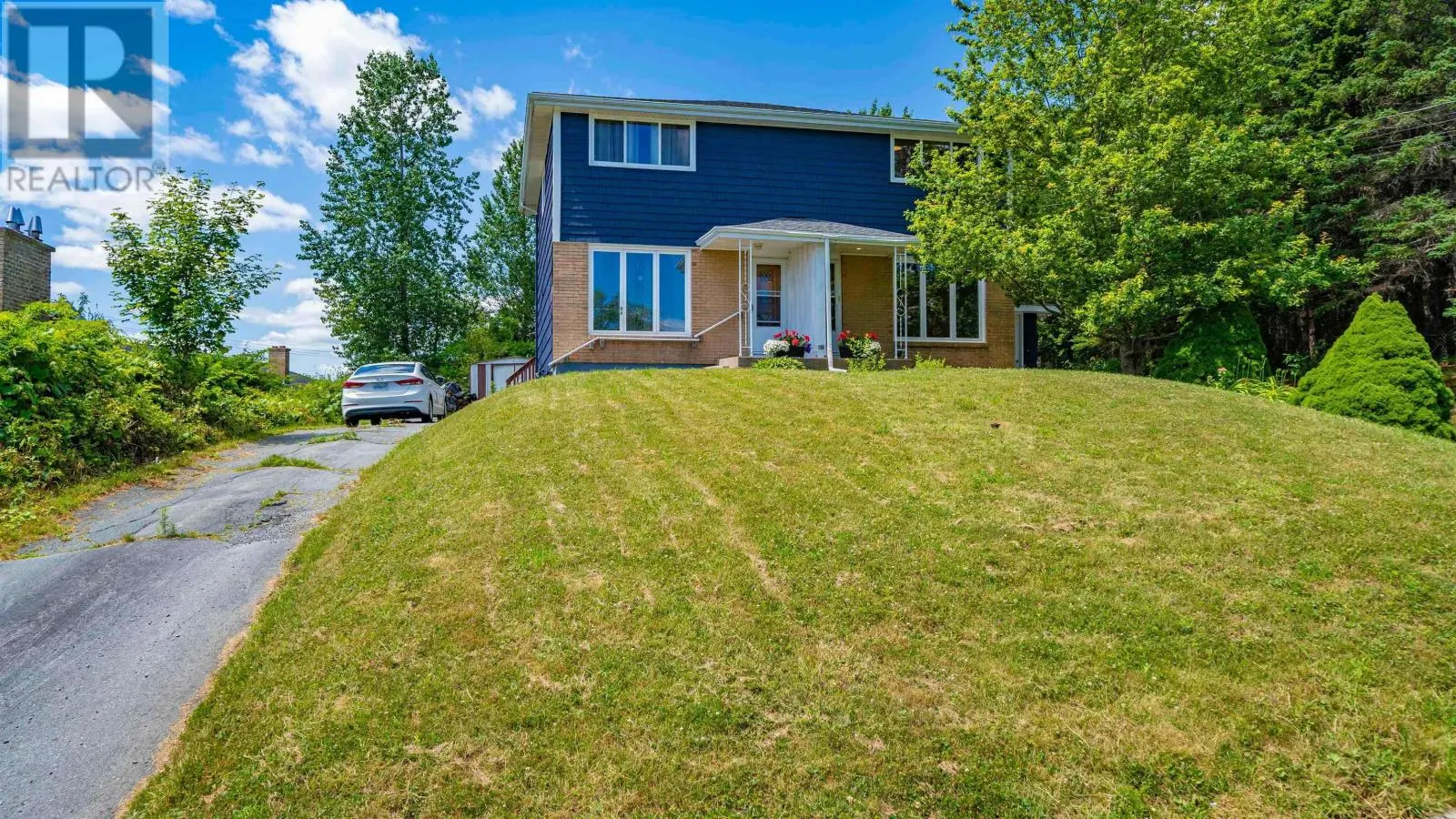 8/8A David Street