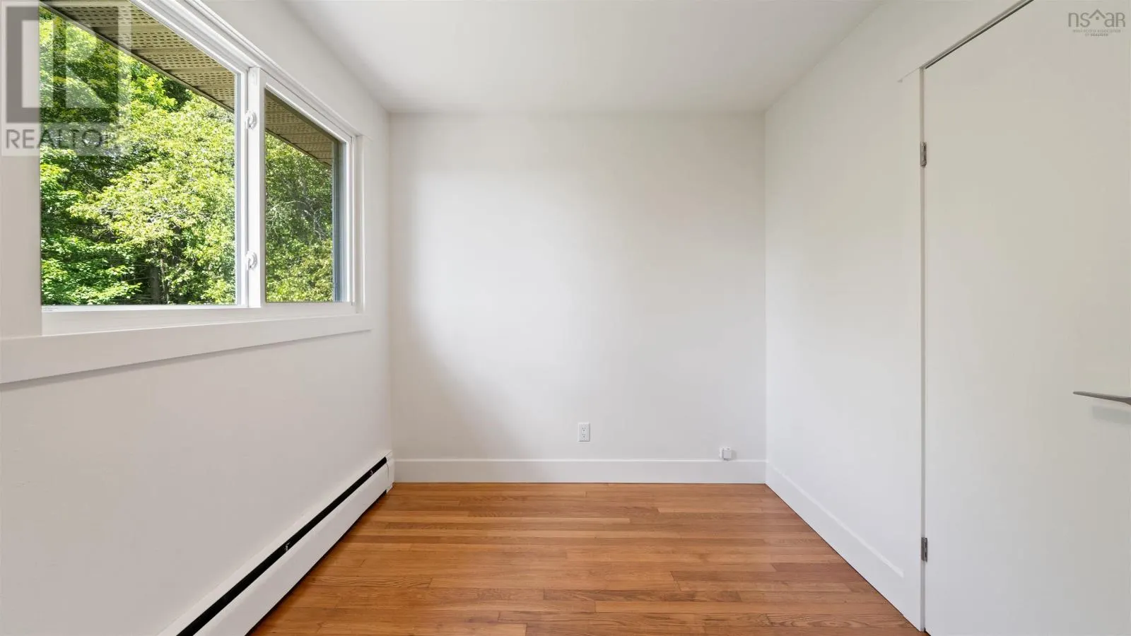 8/8A David Street