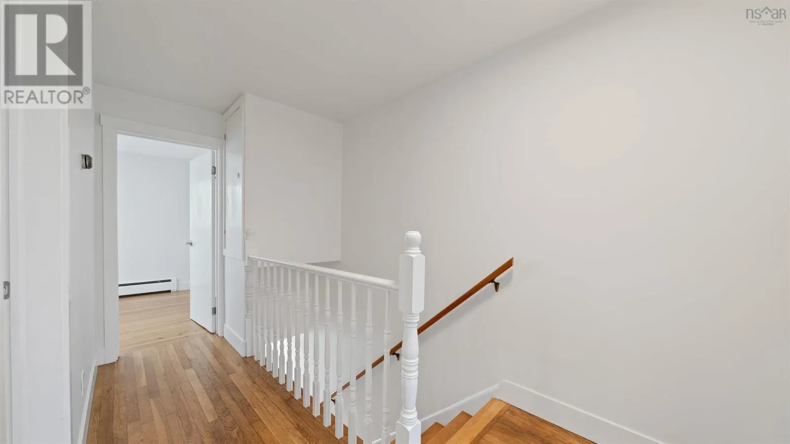 8/8A David Street