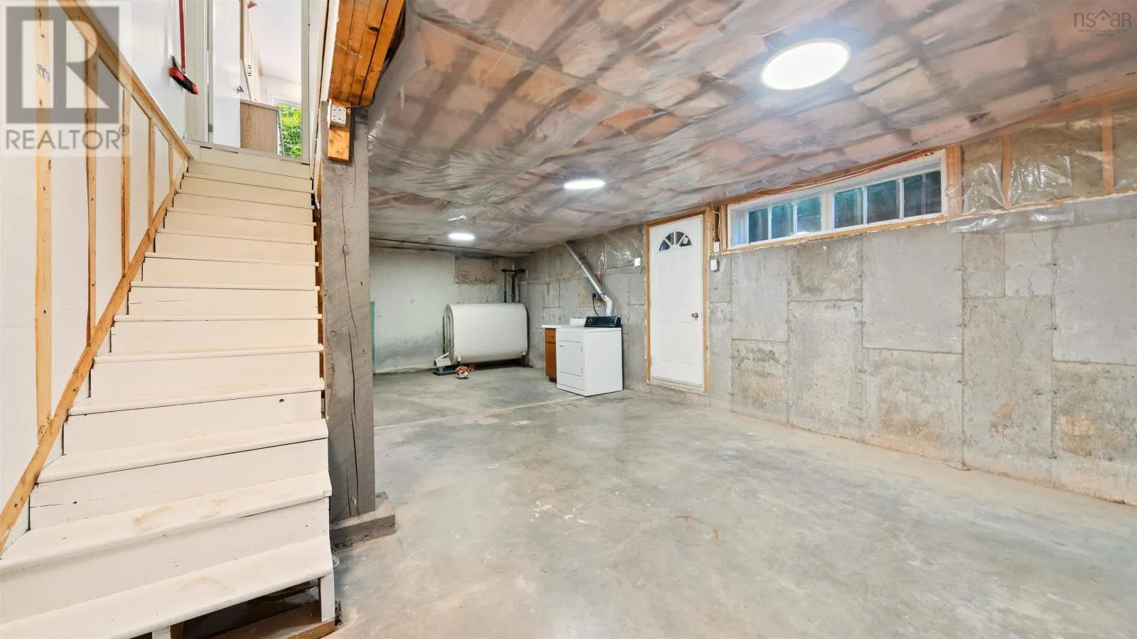 8/8A David Street