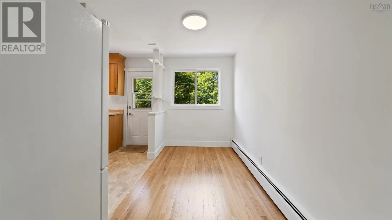 8/8A David Street
