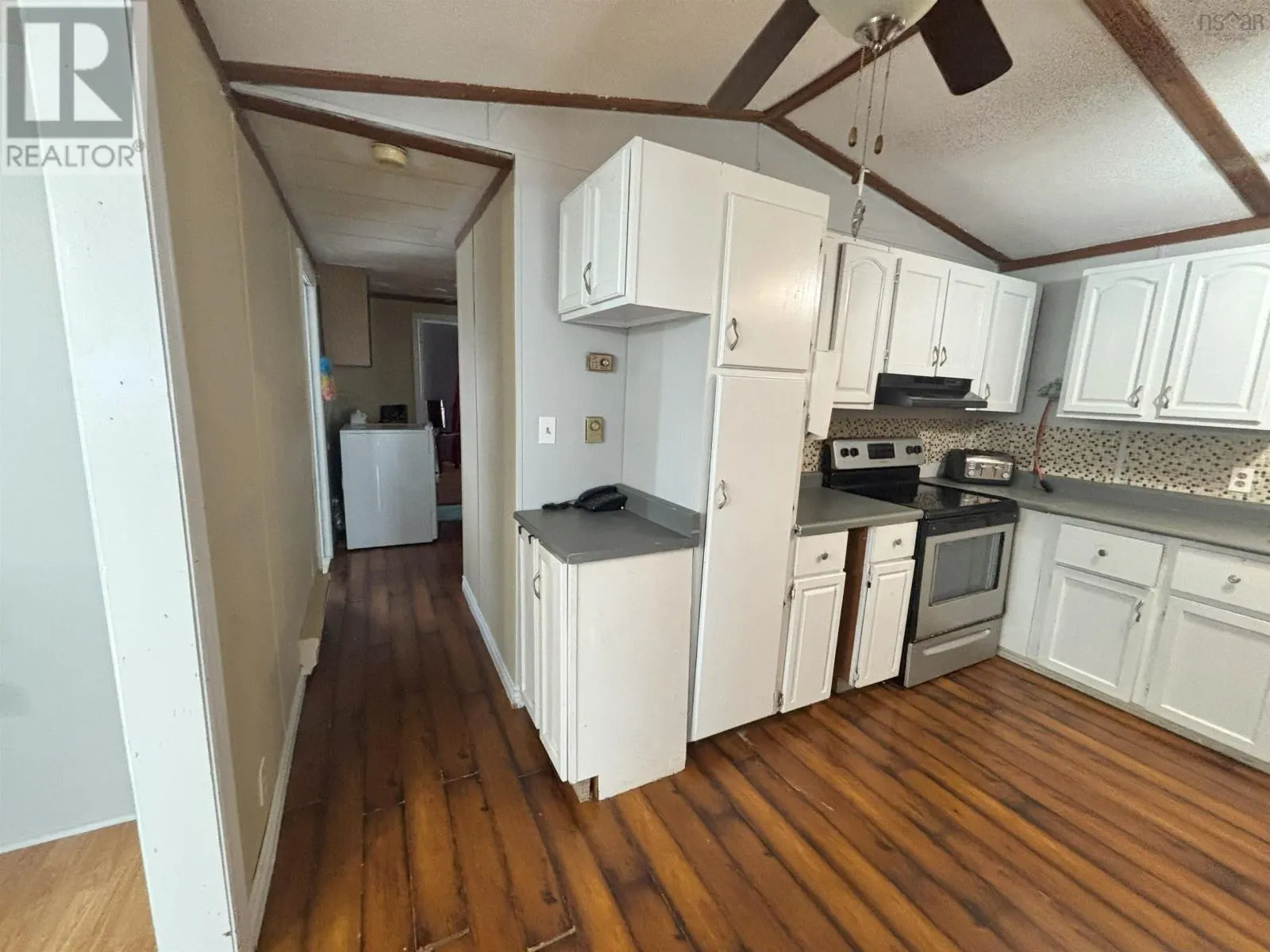 35 Allan J Memorial Avenue