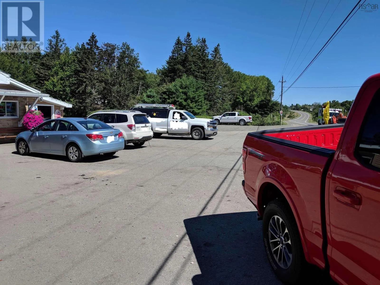8865 8869 Hwy 101 Highway
