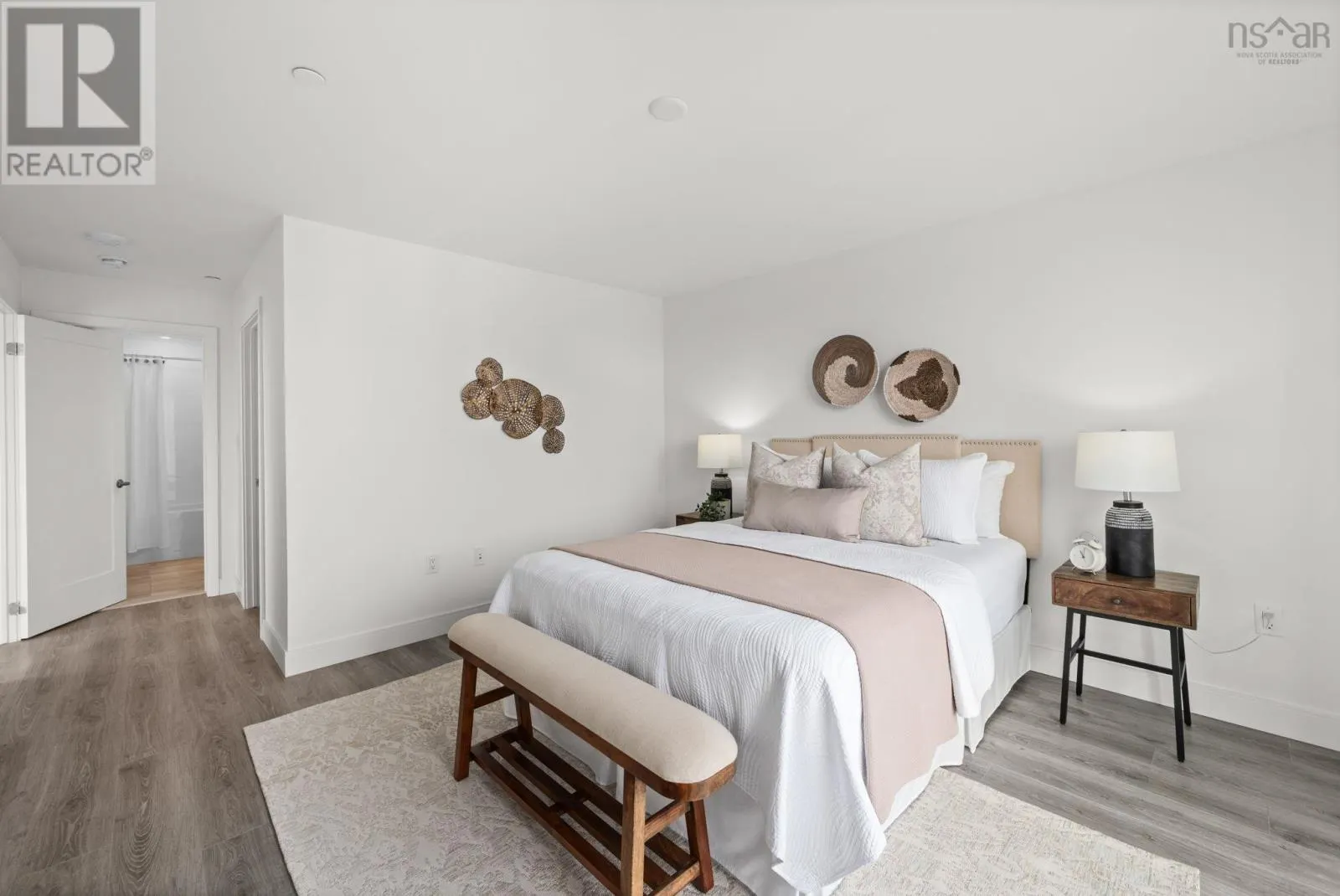 1704 72 Seapoint Road