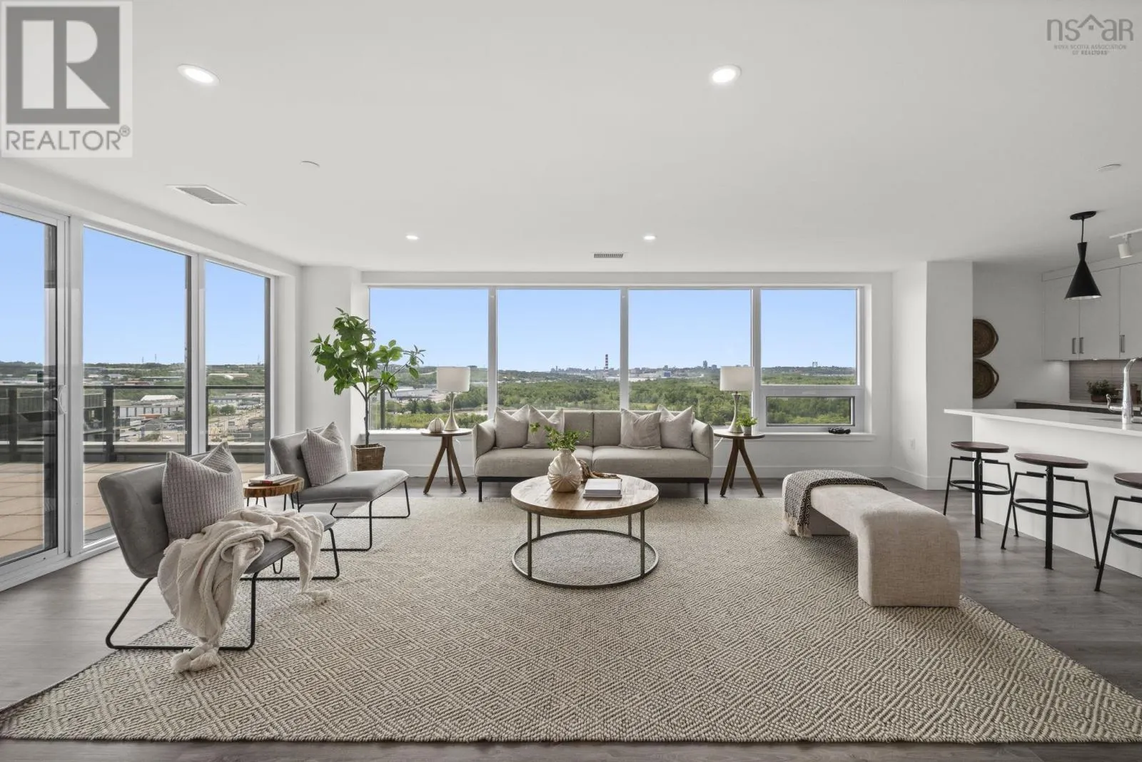 1704 72 Seapoint Road