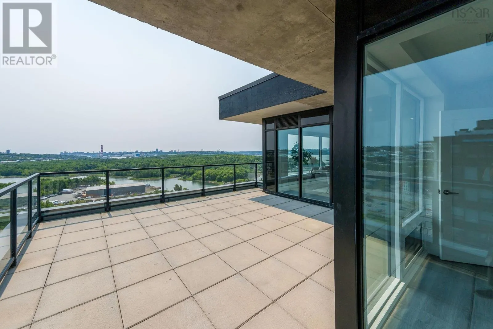 1704 72 Seapoint Road