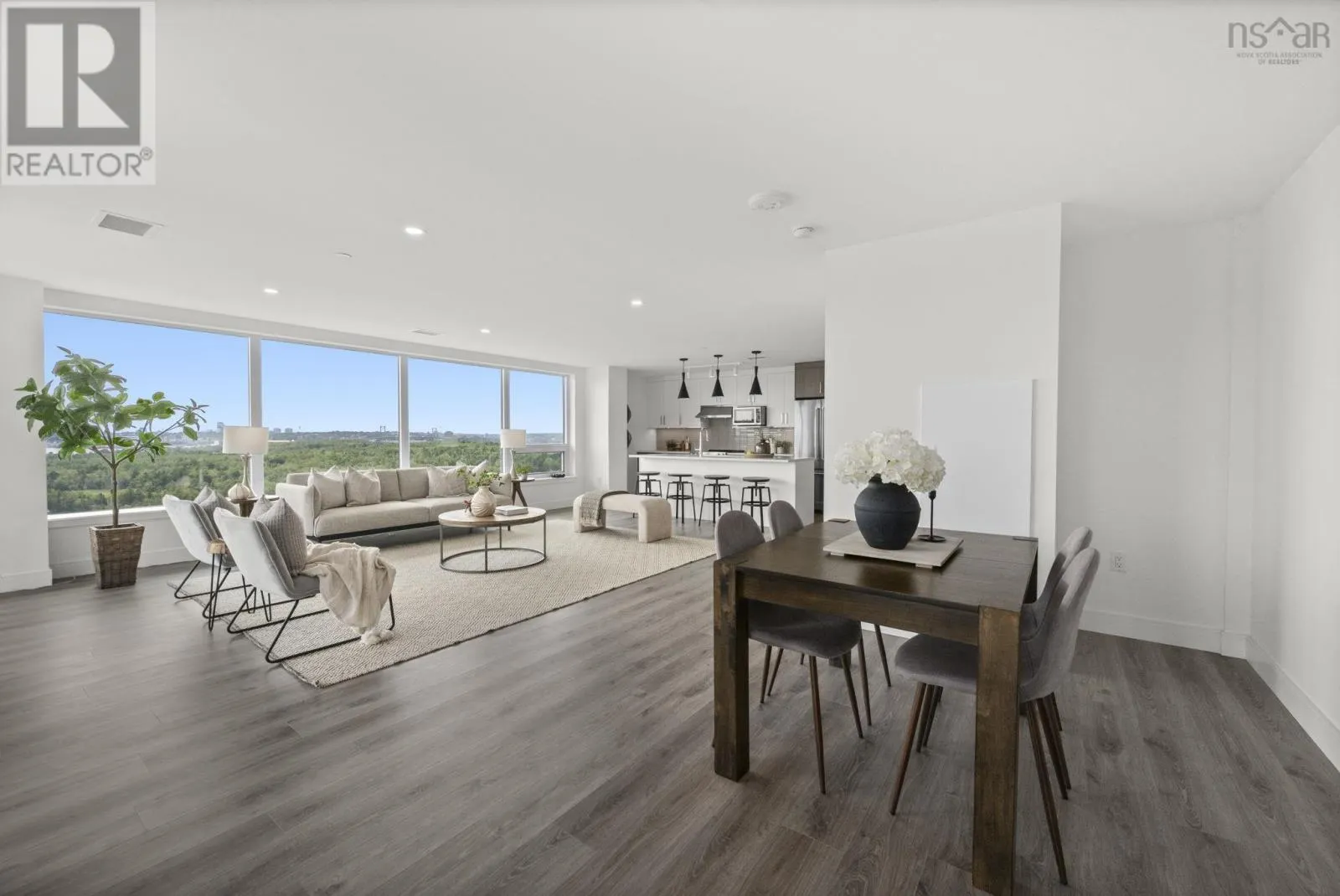 1704 72 Seapoint Road