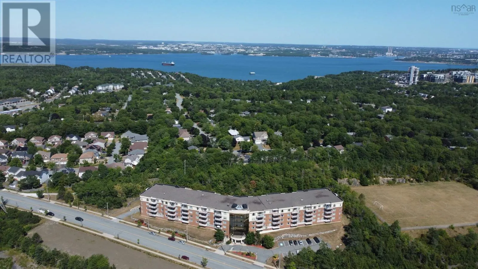 413 767 Parkland Drive