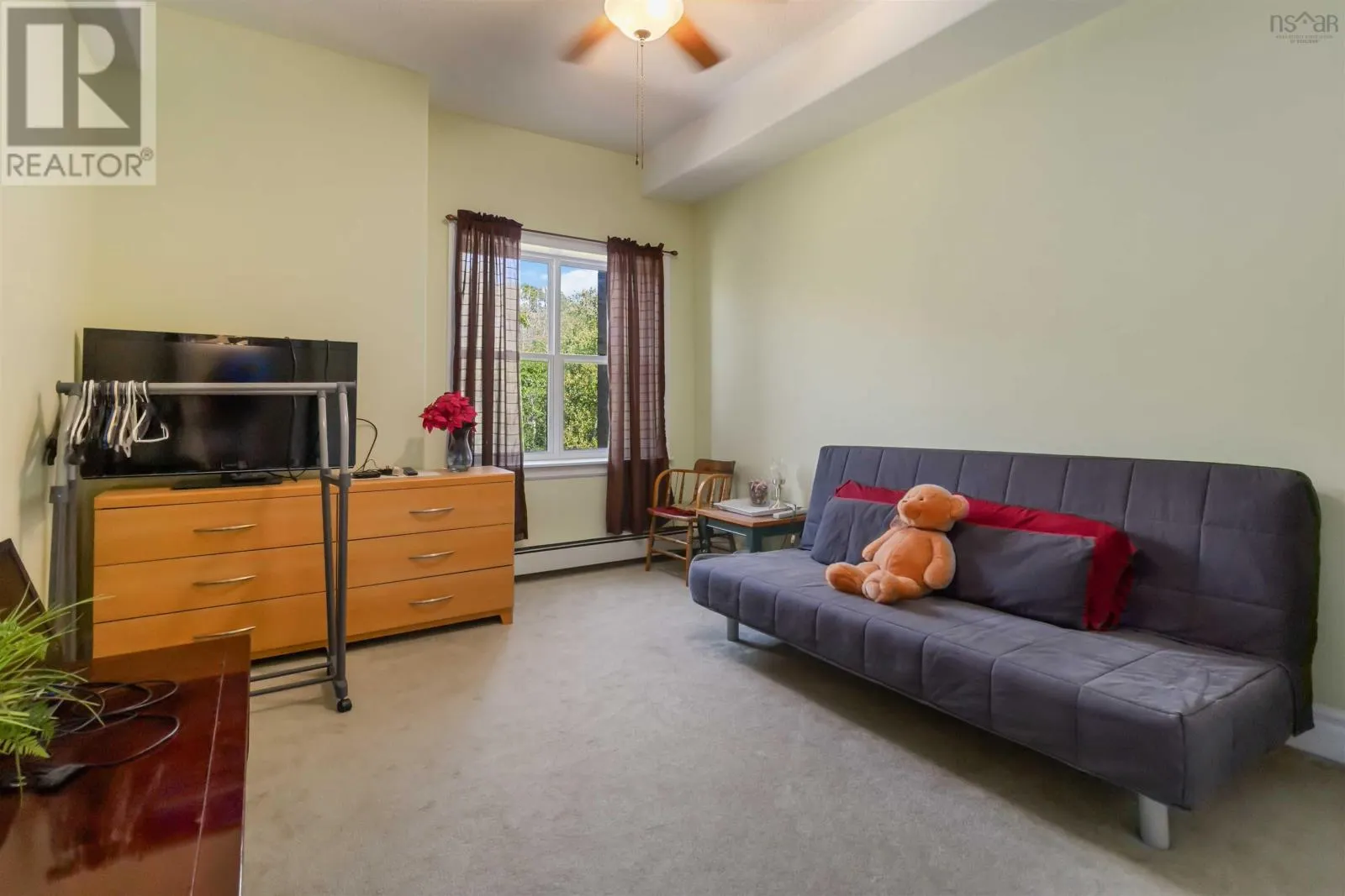 413 767 Parkland Drive