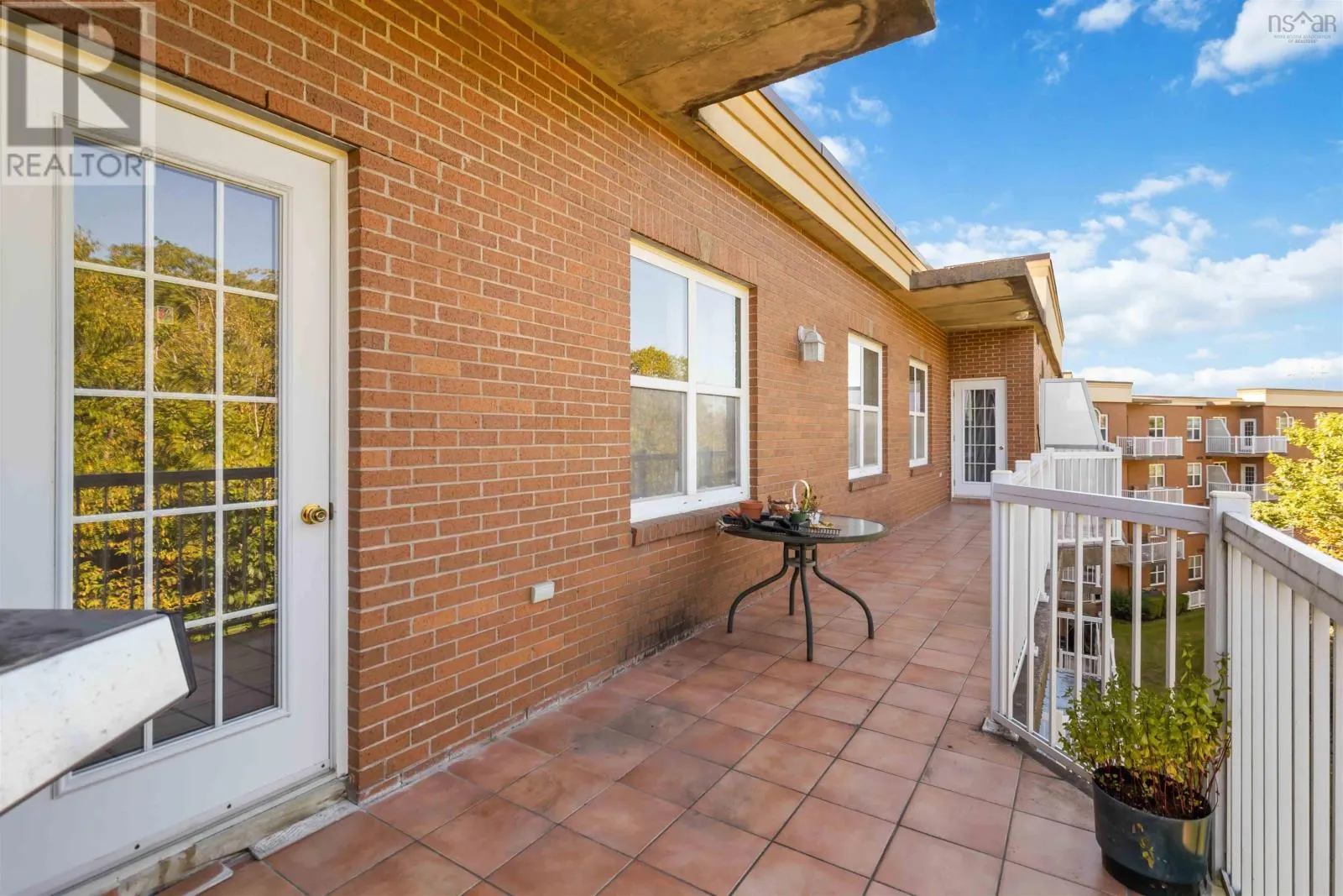 413 767 Parkland Drive