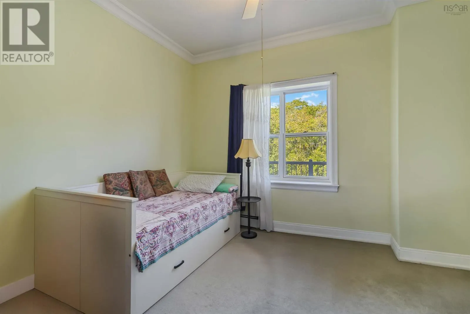 413 767 Parkland Drive