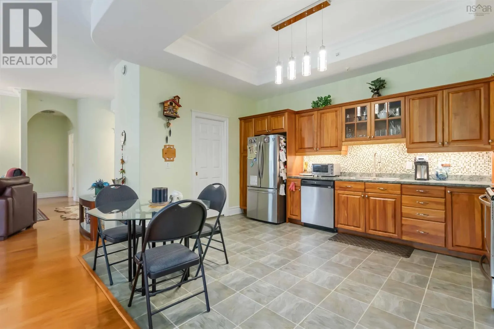 413 767 Parkland Drive