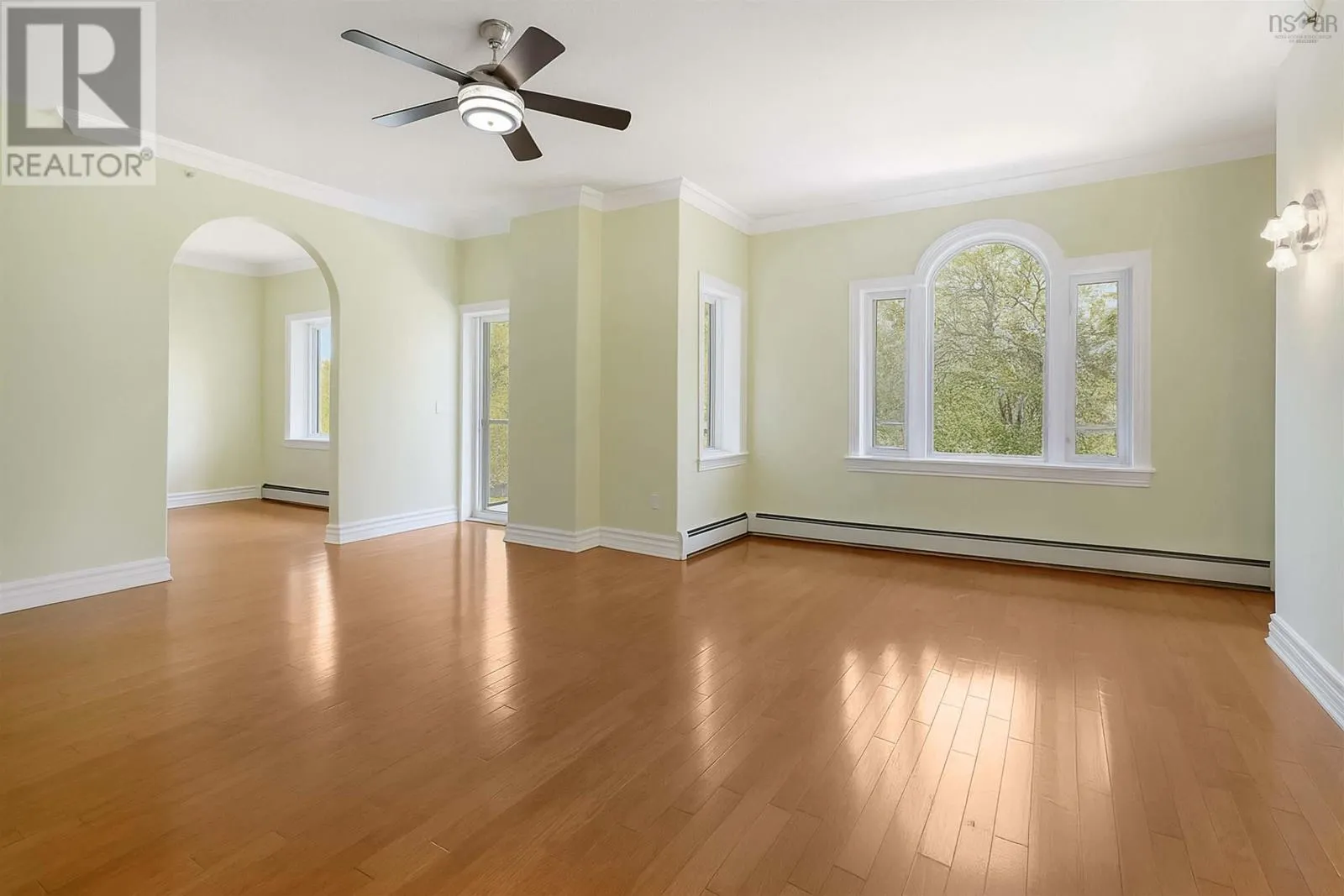 413 767 Parkland Drive