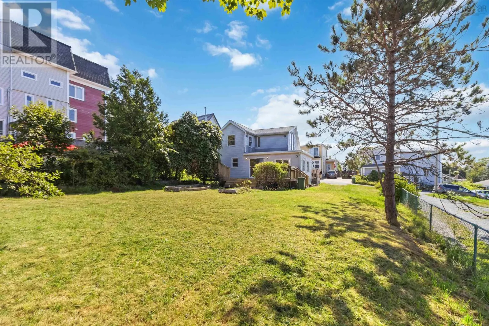 16 Stephen St